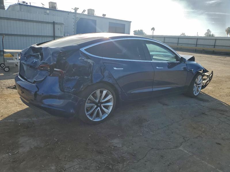Фото 3 - TESLA MODEL 3