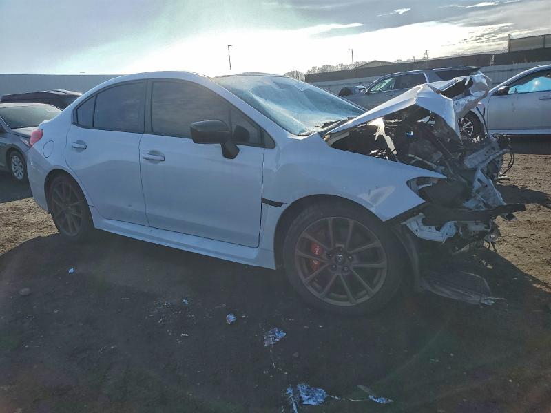 Фото 4 - SUBARU WRX