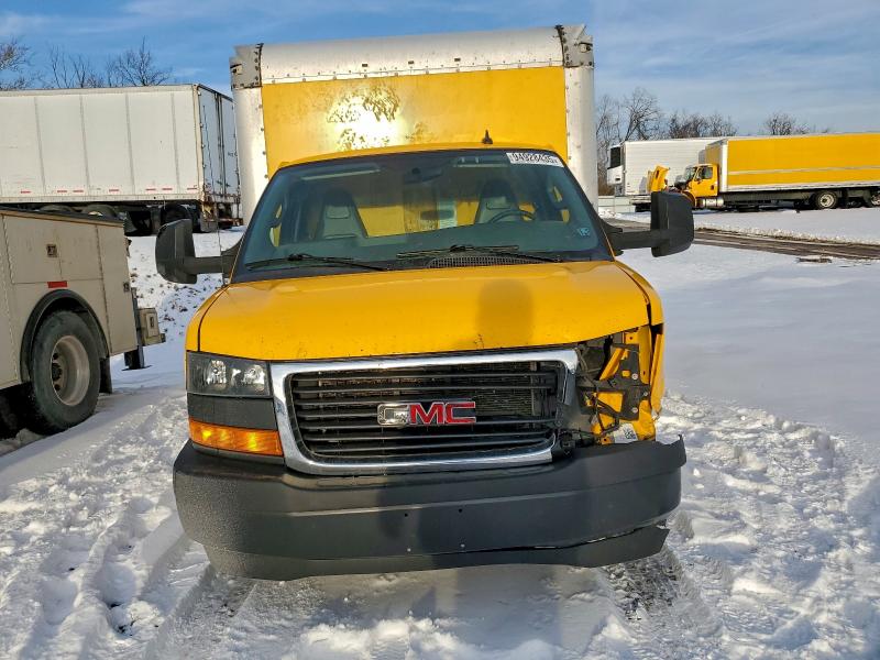 GMC SAVANA 2018 VIN 7GZ37TCG8JN000368