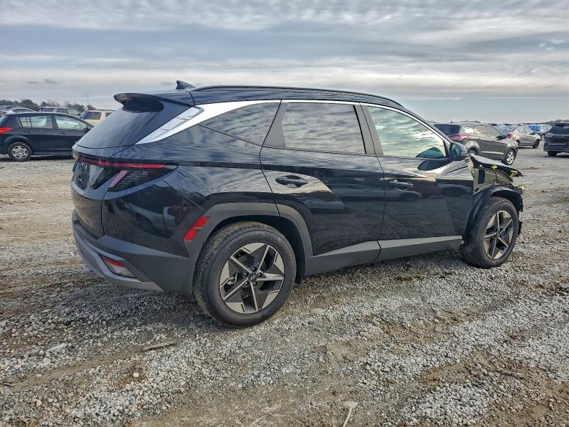 Фото 3 - HYUNDAI TUCSON