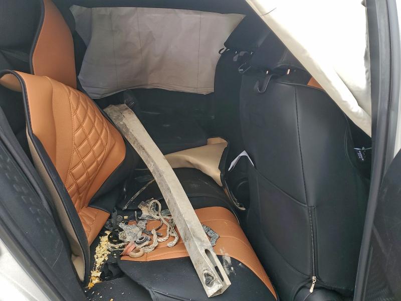 Фото 11 - TOYOTA C-HR