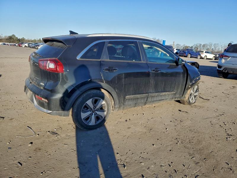 Фото 3 - KIA NIRO