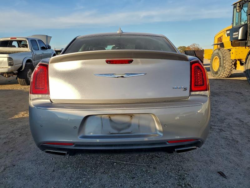 Фото 6 - CHRYSLER 300