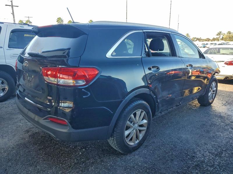 Фото 3 - KIA SORENTO