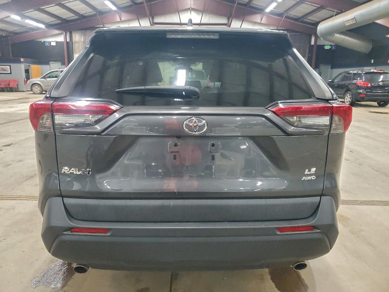 Фото 6 - TOYOTA RAV4