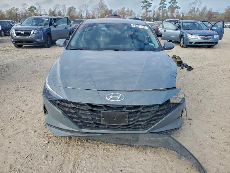 Фото 5 - HYUNDAI ELANTRA