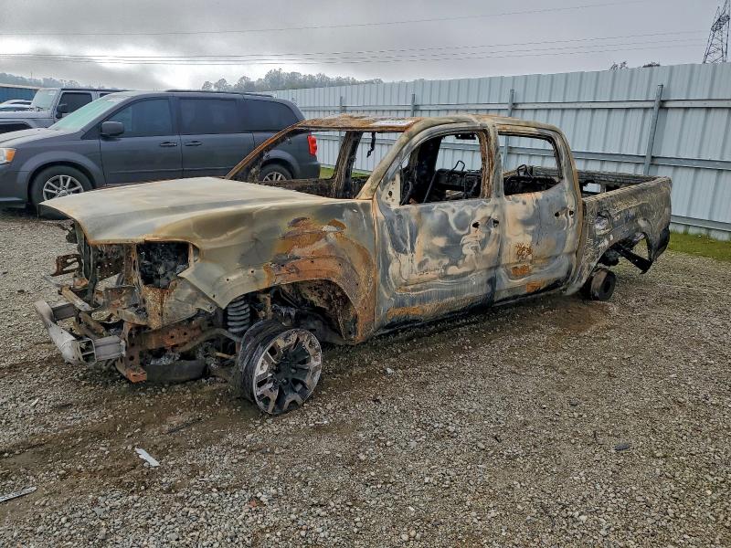 Фото 1 - TOYOTA TACOMA