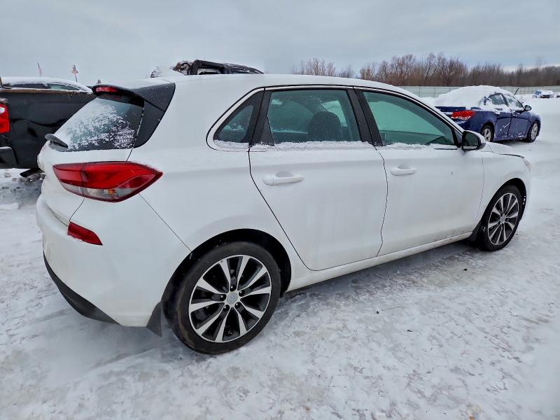 Фото 3 - HYUNDAI ELANTRA