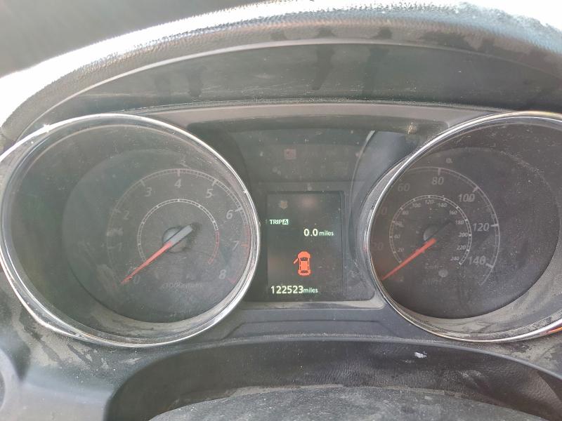 Фото 9 - MITSUBISHI OUTLANDER