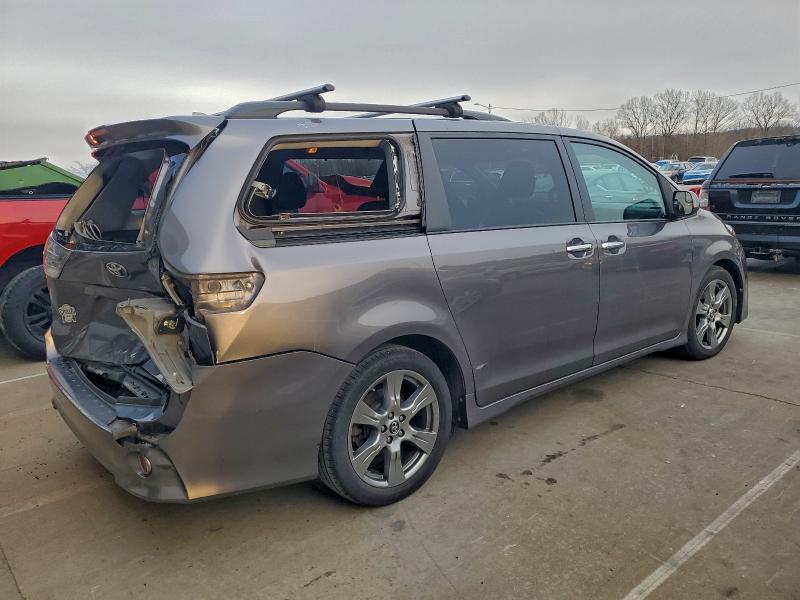 Фото 3 - TOYOTA SIENNA