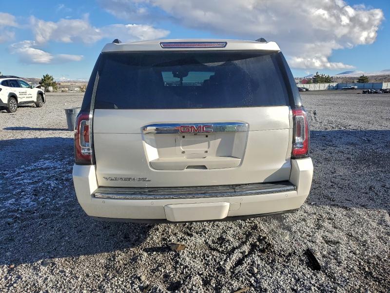 Фото 6 - GMC YUKON