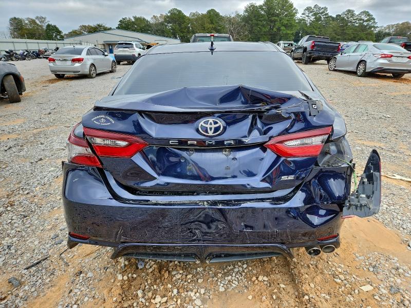 Фото 6 - TOYOTA CAMRY