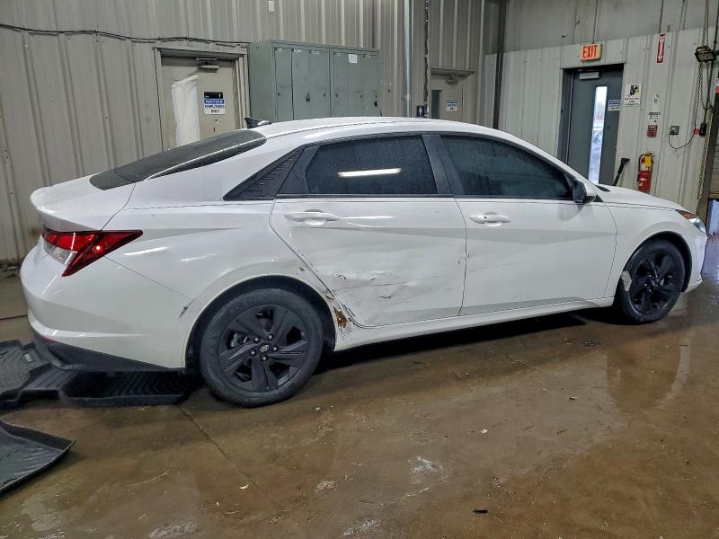 Фото 3 - HYUNDAI ELANTRA