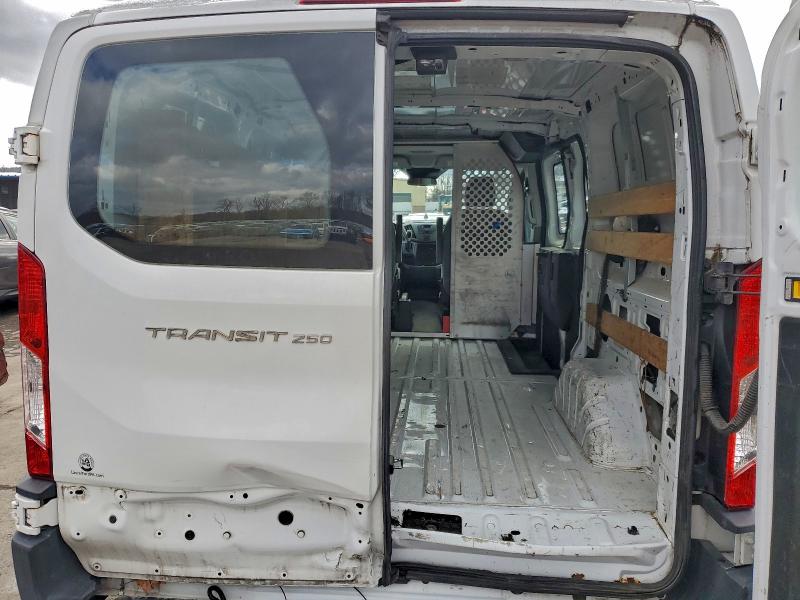 Фото 10 - FORD TRANSIT