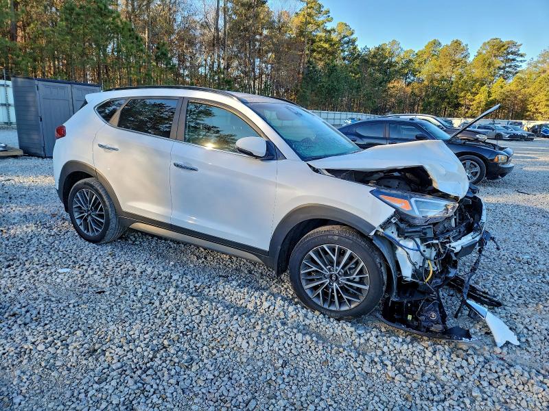 Фото 4 - HYUNDAI TUCSON