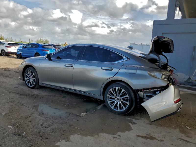 Фото 2 - LEXUS ES350