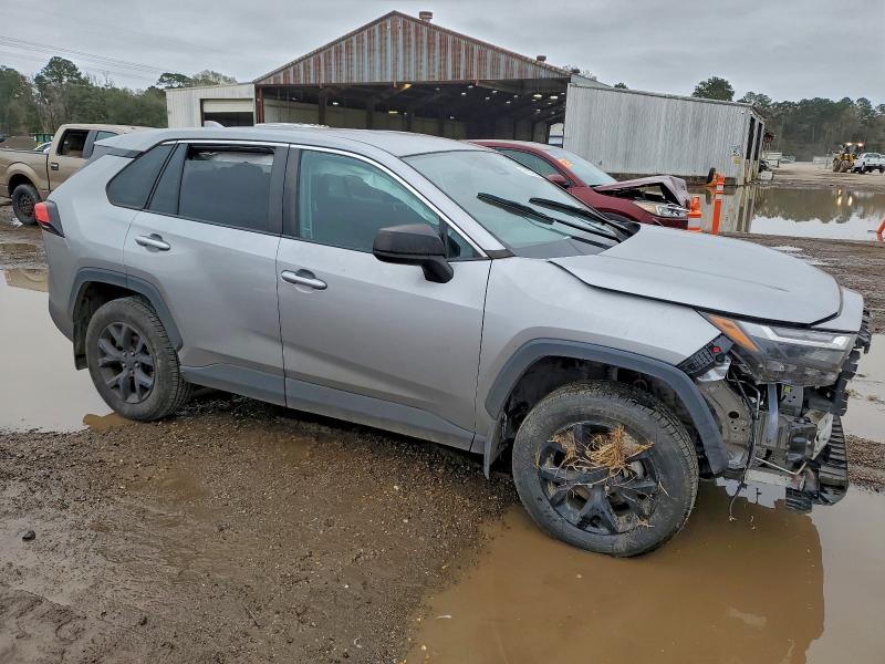 Фото 4 - TOYOTA RAV4