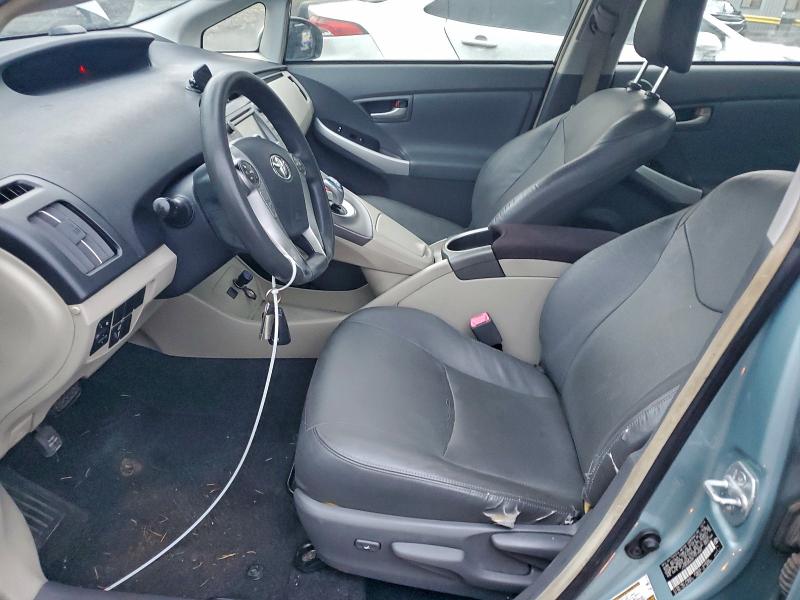 Фото 7 - TOYOTA PRIUS