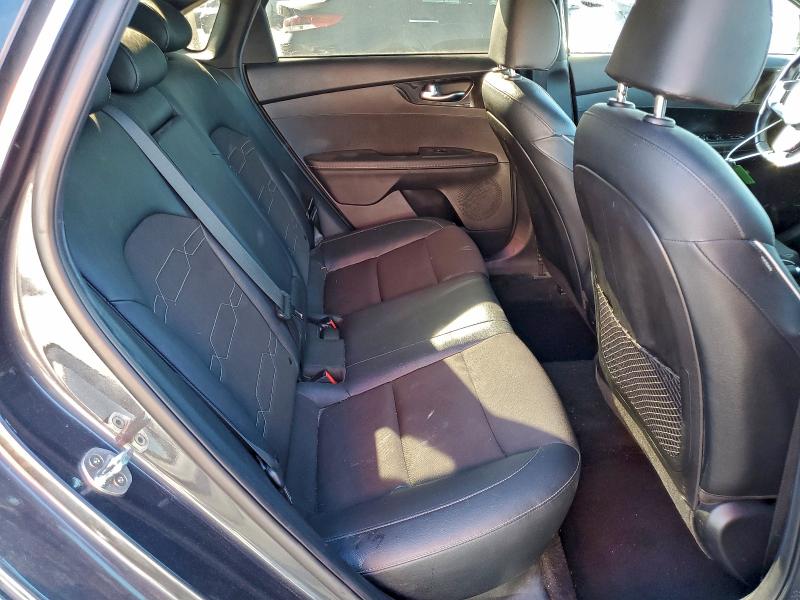 Фото 10 - KIA FORTE