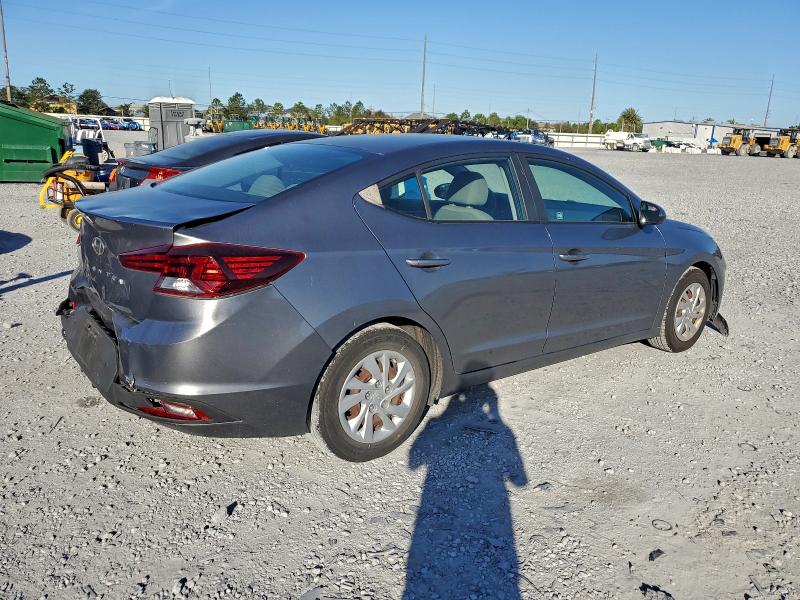 Фото 3 - HYUNDAI ELANTRA