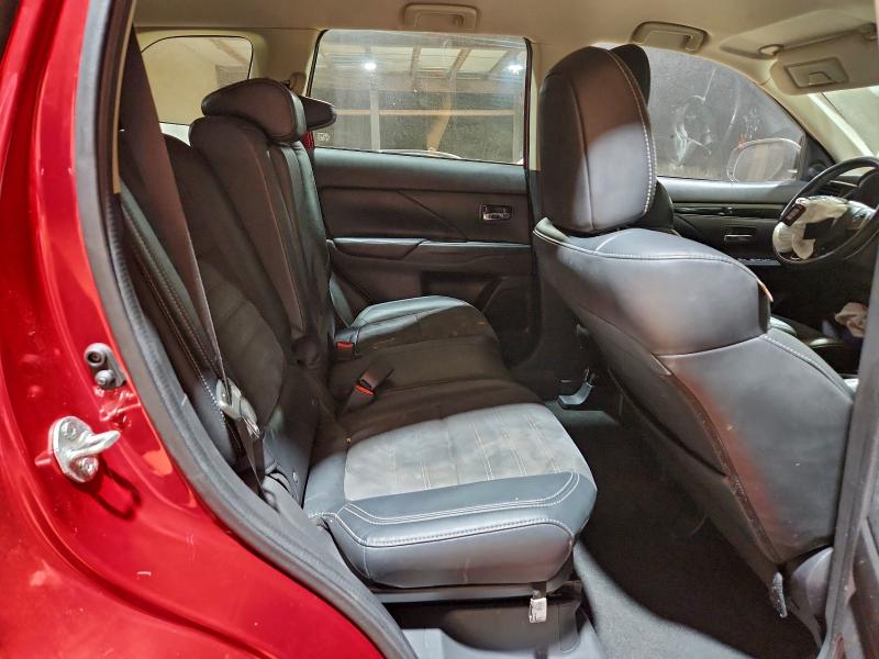 Фото 11 - MITSUBISHI OUTLANDER