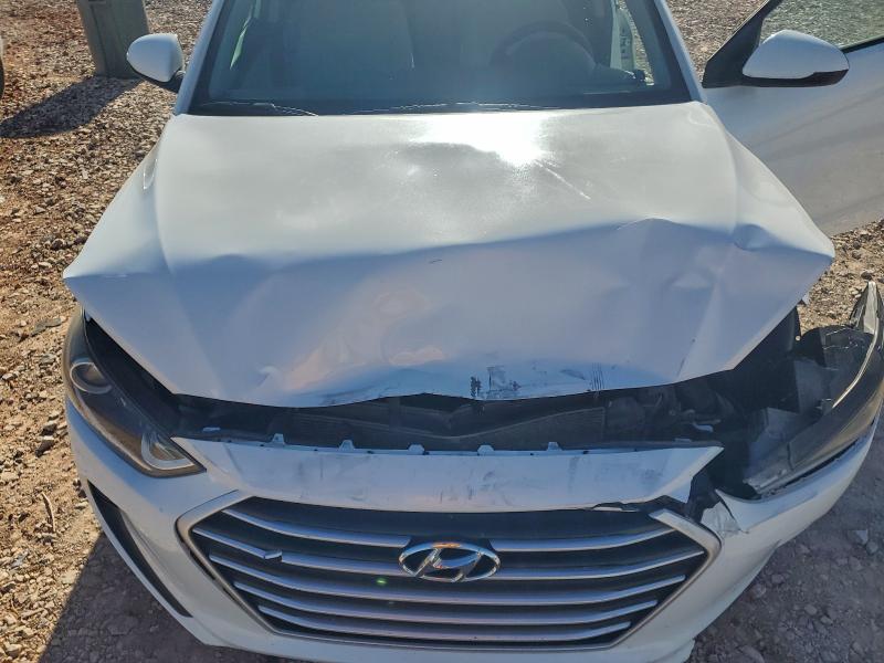 Фото 11 - HYUNDAI ELANTRA