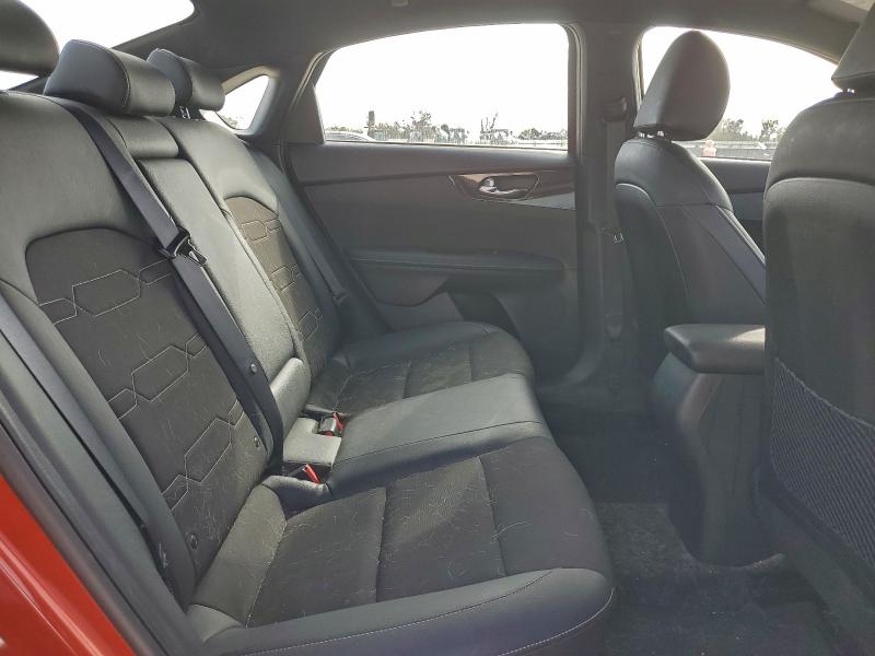 Фото 10 - KIA FORTE