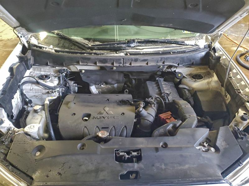 Фото 12 - MITSUBISHI OUTLANDER