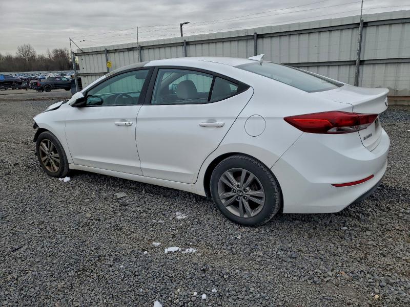 Фото 2 - HYUNDAI ELANTRA