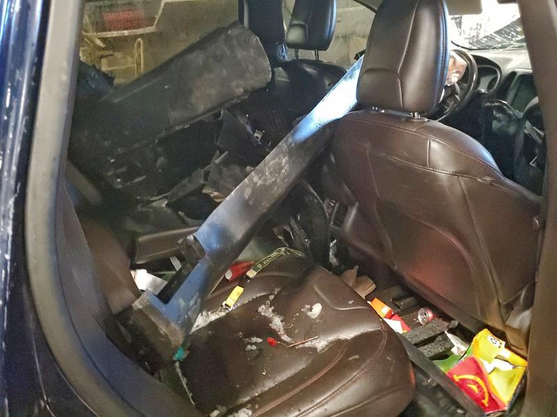 Фото 13 - JEEP CHEROKEE