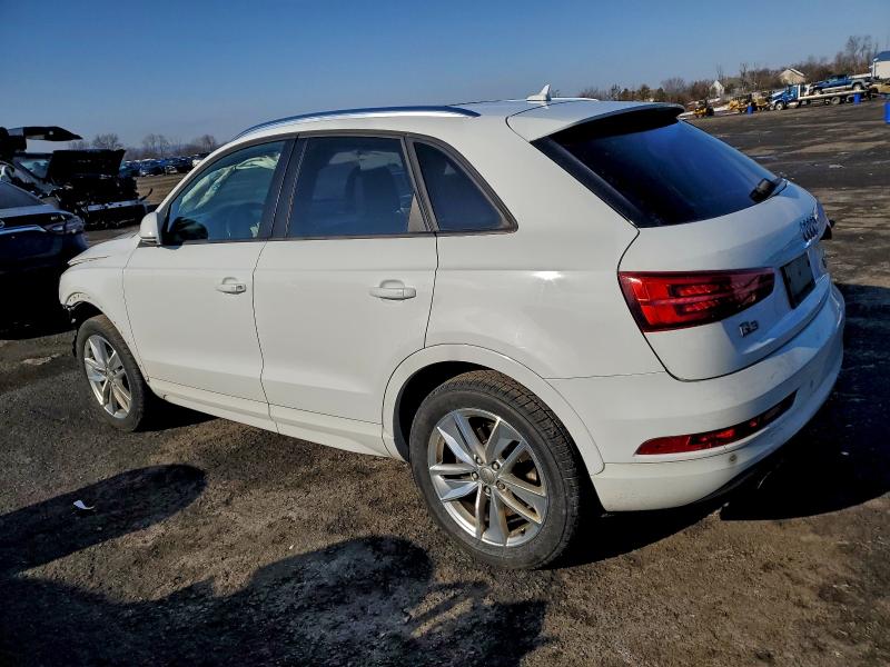 Фото 2 - AUDI Q3