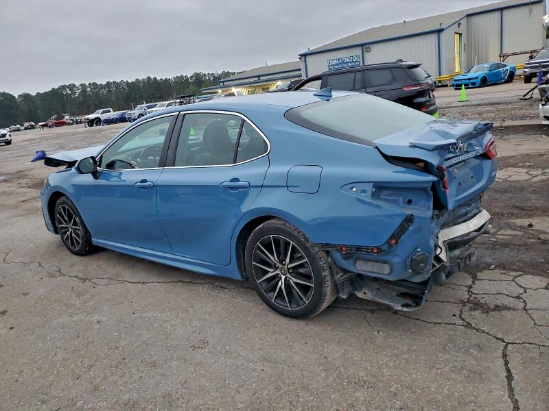 Фото 2 - TOYOTA CAMRY