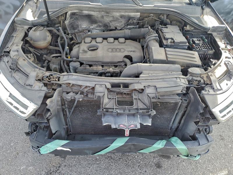 Фото 11 - AUDI Q3