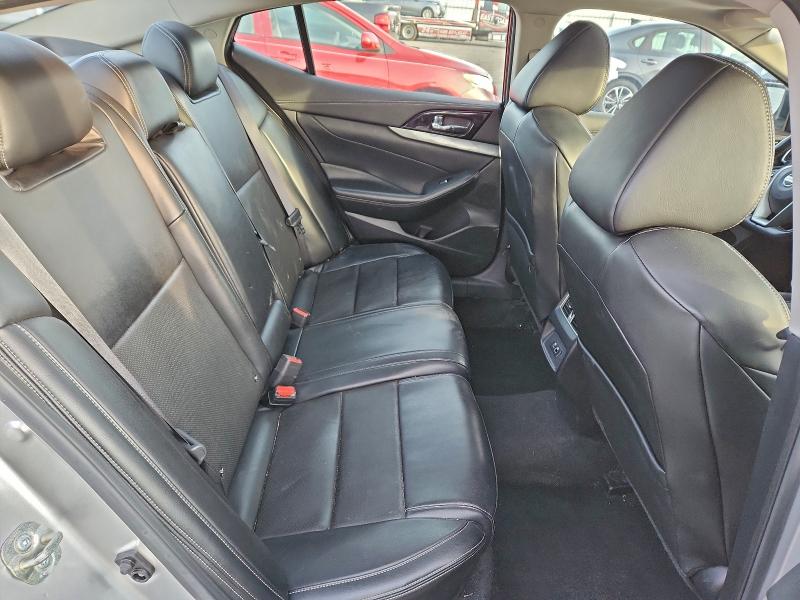 Фото 10 - NISSAN MAXIMA