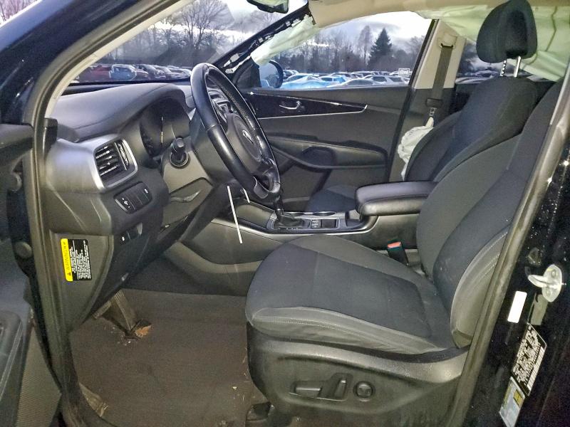 Фото 7 - KIA SORENTO