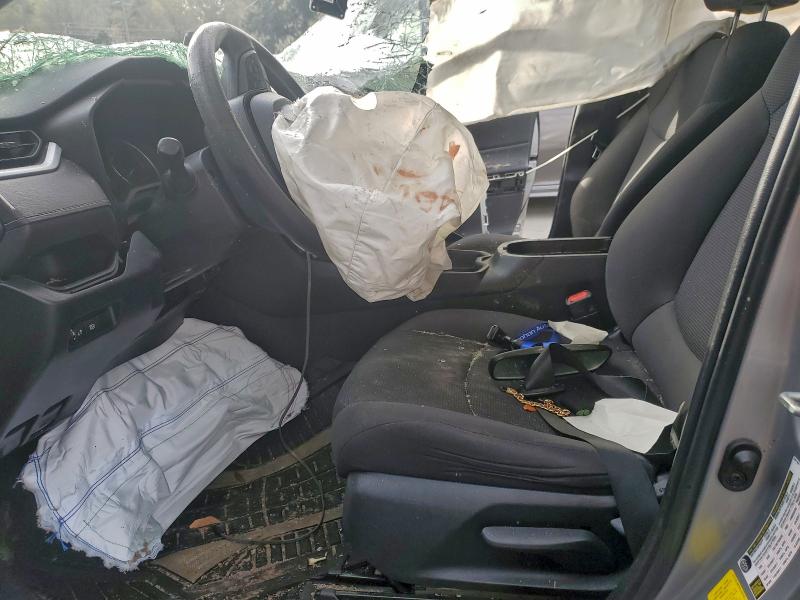 Фото 7 - TOYOTA RAV4