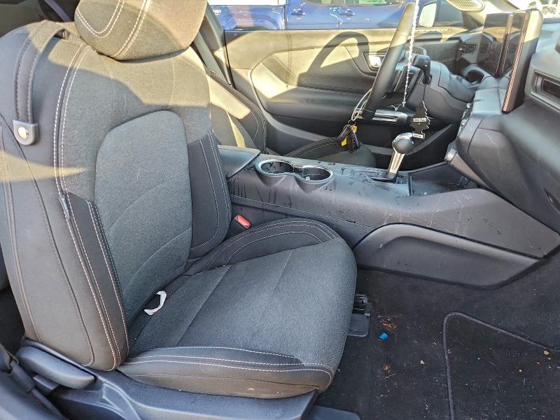 Фото 10 - FORD MUSTANG