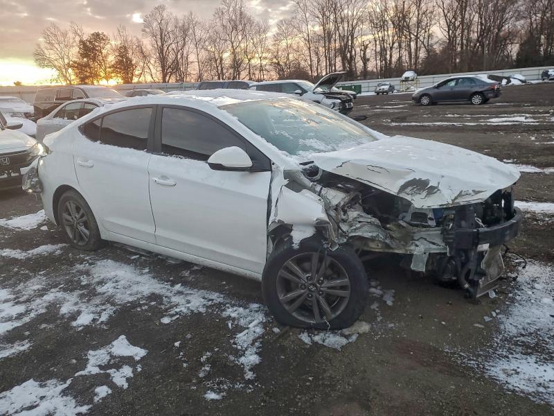 Фото 4 - HYUNDAI ELANTRA