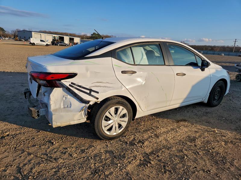 Фото 3 - NISSAN VERSA