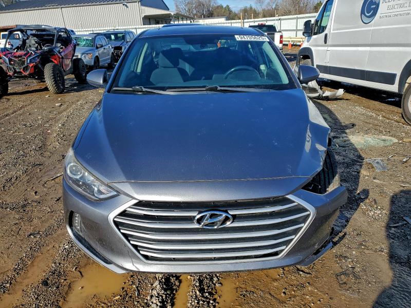 Фото 5 - HYUNDAI ELANTRA