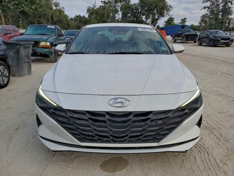 Фото 5 - HYUNDAI ELANTRA