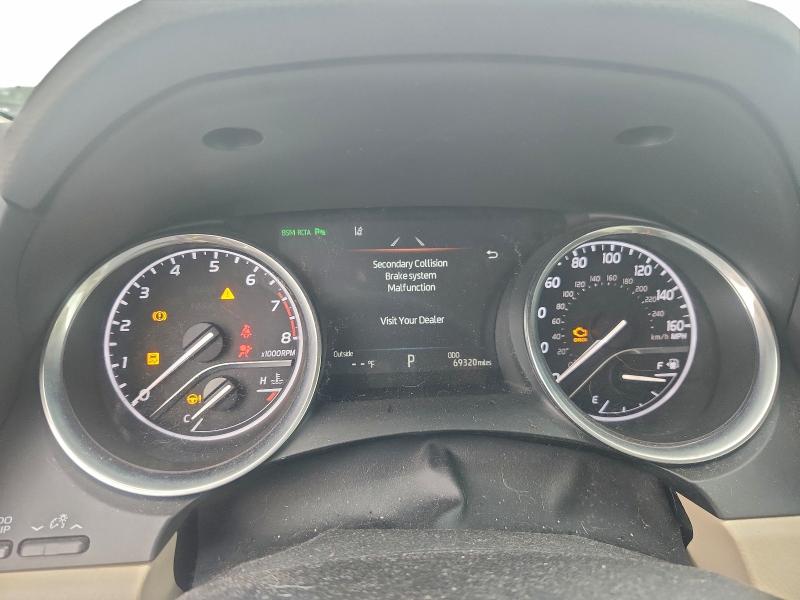 Фото 9 - TOYOTA CAMRY