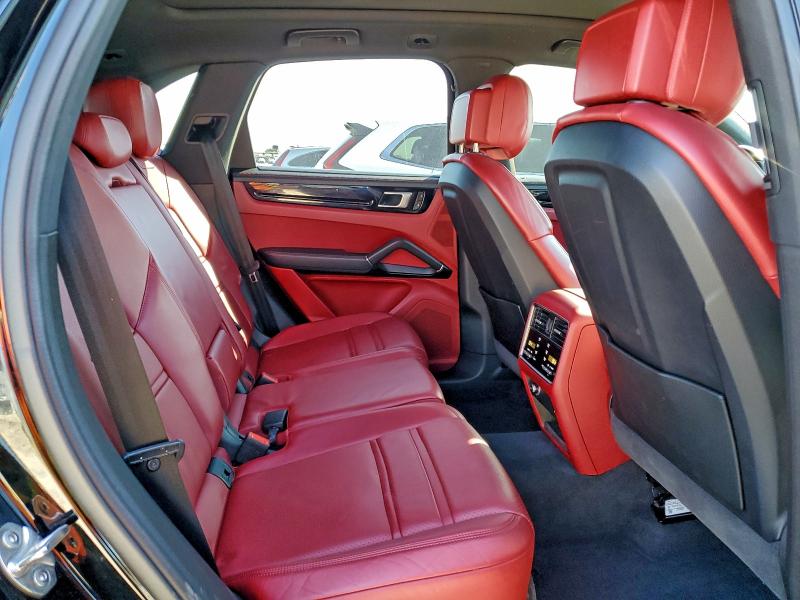 Фото 10 - PORSCHE CAYENNE