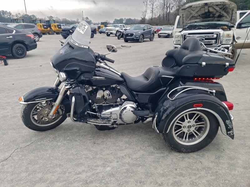 HARLEY-DAVIDSON FL 2015