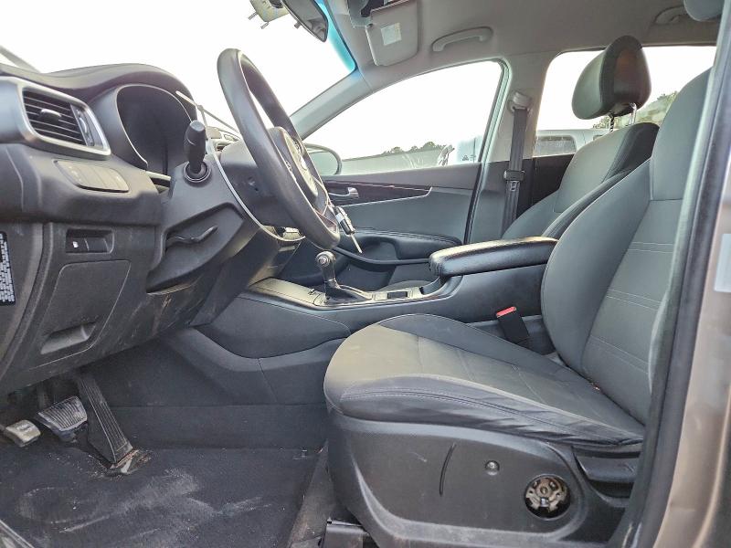 Фото 7 - KIA SORENTO