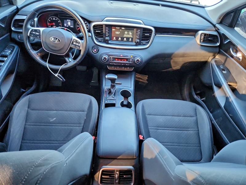 Фото 8 - KIA SORENTO