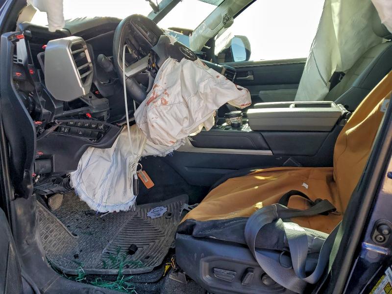 Фото 7 - TOYOTA TUNDRA