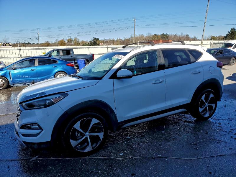 Фото 1 - HYUNDAI TUCSON