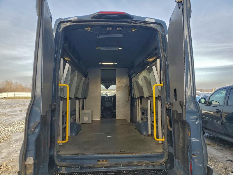 Фото 10 - FORD TRANSIT