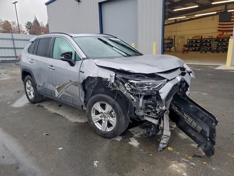 Фото 4 - TOYOTA RAV4